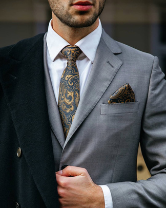Elegant Man Suit Fashion